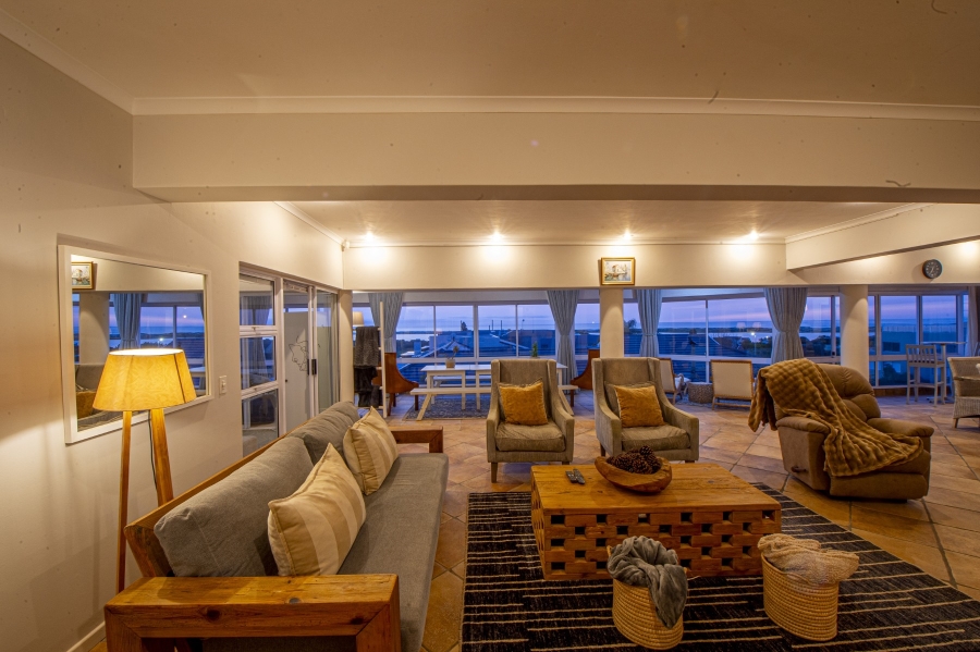 9 Bedroom Property for Sale in Poortjies Western Cape